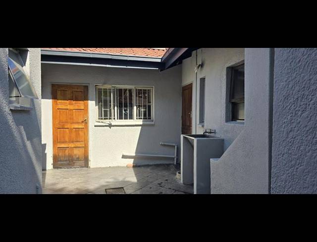 4 BEDROOM HOUSE FOR SALE IN GARSFONTEIN